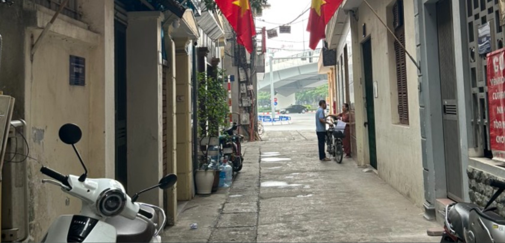 Nhà gần phố Hoàng Quốc Việt, Cầu Giấy 70_m2, 10m măt tiền ở, đầu tư nhà dòng iền cực đỉnh